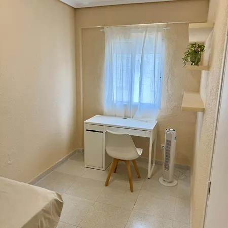 1st Line Direct Access Private Parking شقة *