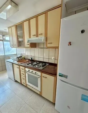 1st Line Direct Access Private Parking Apartment *