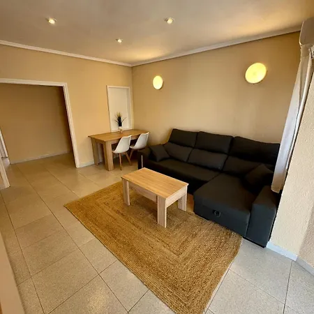 1st Line Direct Access Private Parking Apartment *
